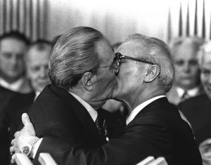 bacio tra Breznev e Honecker del 1979