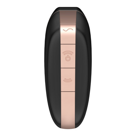Succhiaclitoride con app Satisfyer Love triangle